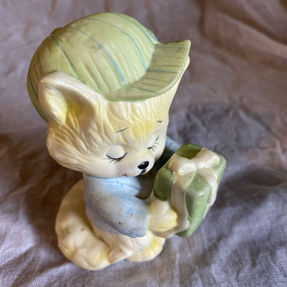 Vintage Feline Fellins Cat With Present Figurine 1986